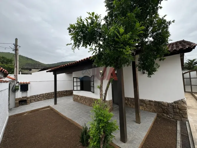 Casa para locação no Bairro da Luz - 2 quartos, 2 banheiros e 2 vagas de garagem
