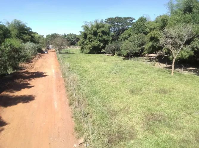Aluga-se Terreno 4.729m² Frente Avenida Centro Trindade