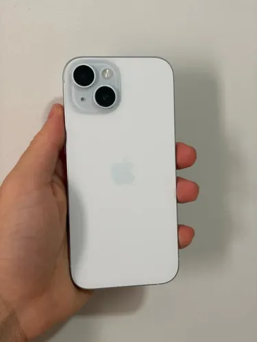 Apple iPhone 15 256GB - Usado