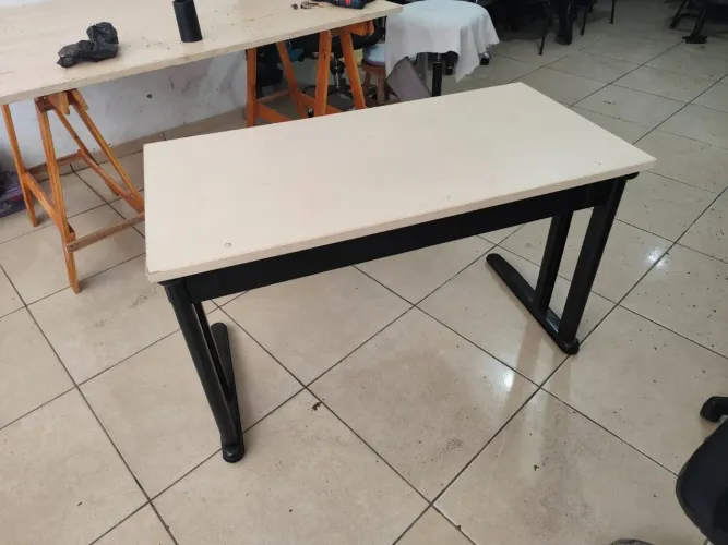 Mesa de Escritório - Secretaria - 1,2 x 0,6 m