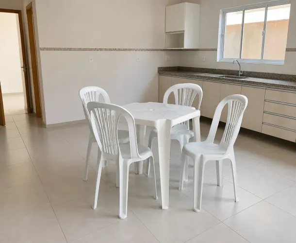CONJUNTO MESA PLÁSTICA