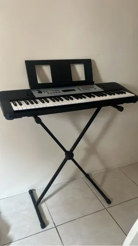 Teclado Yamaha 