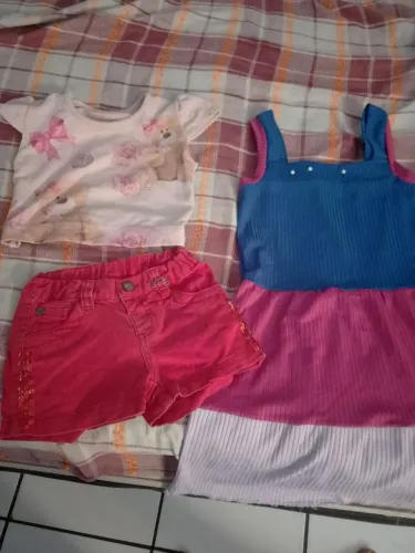 Vendo todas essas roupas de menina de 4 a 5 anos