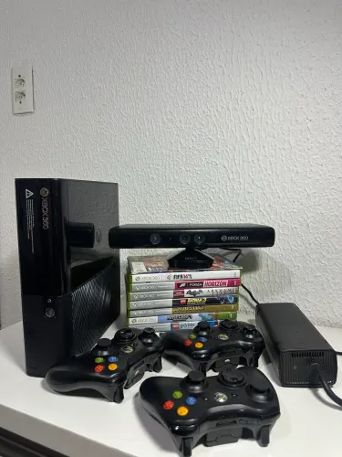 Xbox 360 Super Slim 500GB + 3 Controles + Kinect + 10 Jogos