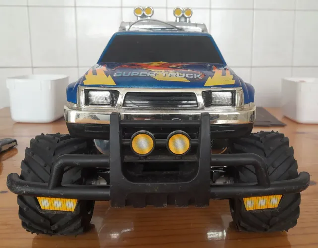 Carrinho tipo Colossus Estrela - R/C Suncon Hilux 4x4 c/ reduzida - otimo estado
