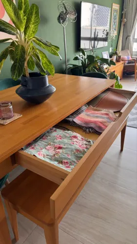 Mesa Tok & Stok, com banco, 6 lugares