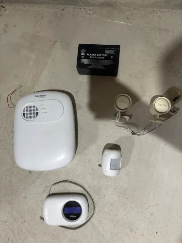 Kit alarme Intelbras - central, teclado, bateria, cigarra e sensores