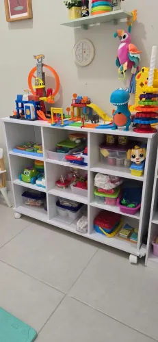 Estante com nichos