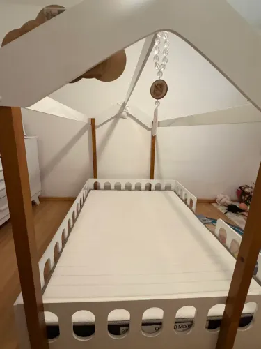 Cama casal montessoriana