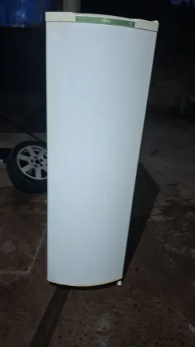 VENDO ESTA LINDA GELADEIRA CONSUL SLIN 230LTS POR APENAS 520 REAIS EM VR ENTREGA GRATIS
