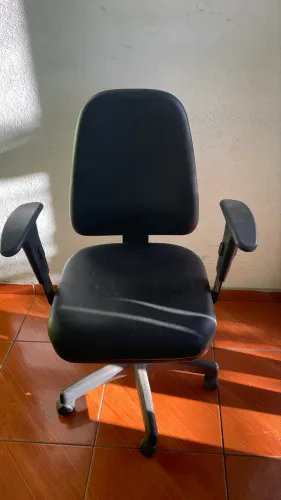 Vendo cadeira de escritório