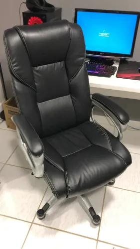 Vendo cadeira de couro