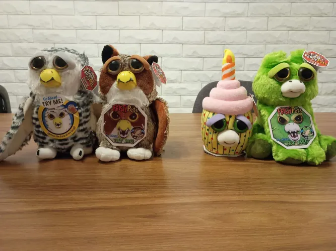 Lote pelúcias Feisty Pets importadas completas coruja da neve e da terra + sapo + cupcake