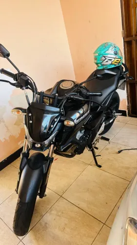 Moto Fazer NOVA de garagem com 3200 km