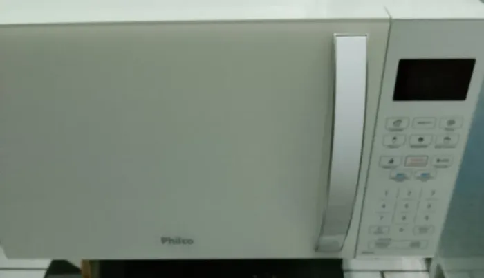 Vendo microondas semi novo 220wts, valor 400, 00 Reais