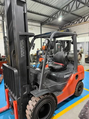 Empilhadeira Toyota