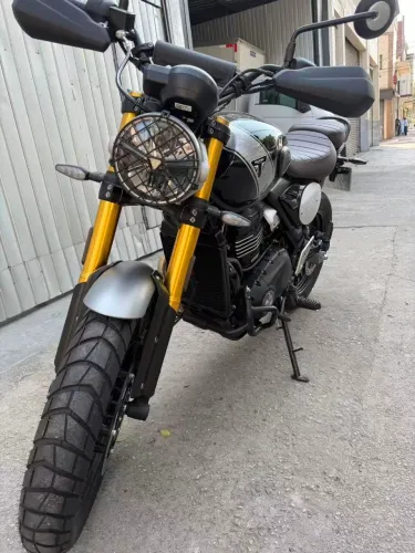 Triumph Scrambler 400 X 2025 - 48 km - R$ 31.500
