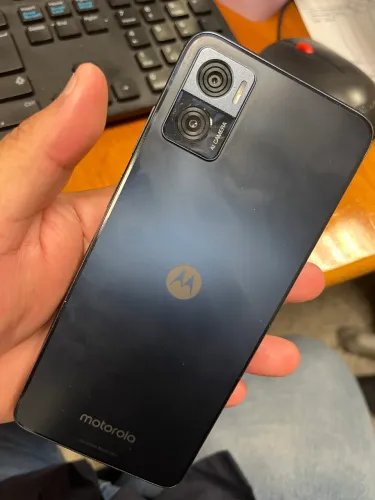 Celular Motorola E22