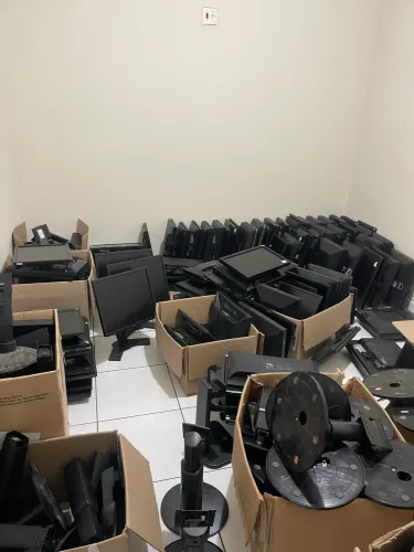 Lote de monitores 17 até 23 polegadas 