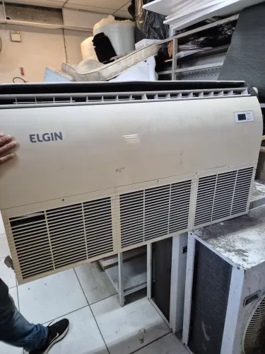 Vendo 02 aparelhos de ar condicionado piso teto 36000 btus Springer