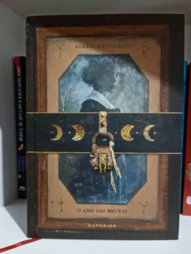Livro o ano das bruxas