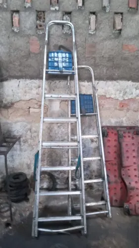 Escada de alumínio 