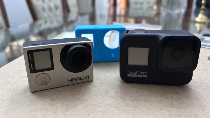 GoPro HERO 8 Black + HERO 4 Completa com Acessórios