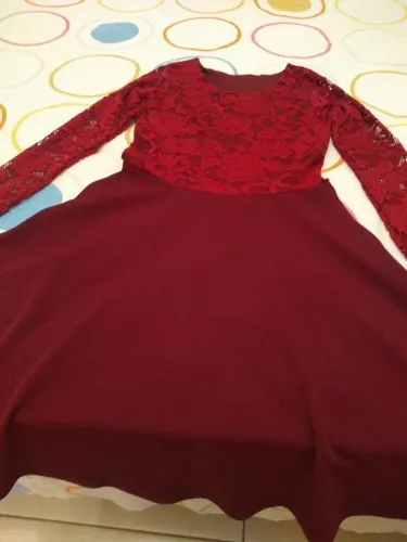 Vestido feminino manga longa bordado.