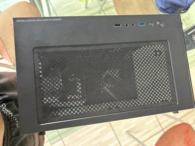 Gabinete Gamer Preto Vidro Temperado / Lateral de Vidro - Seminovo