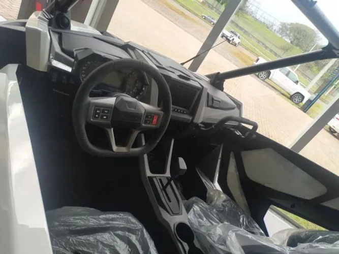 Polaris rzr 1000 xp ultimate 