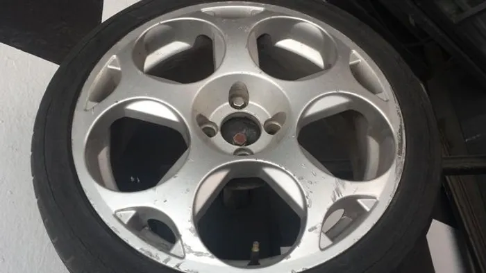 Roda aro 17 Kr lamborgni Prata VW gol 4X100 