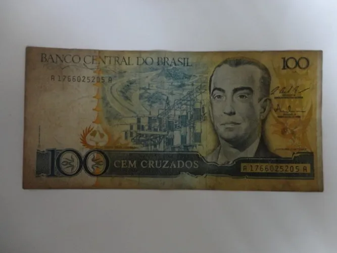 Cédula Antiga de 100 cruzados Juscelino Kubitschek - razoável