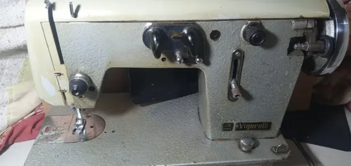 Máquina de costura robot vigorelli