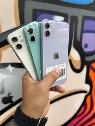 ? IPhone 11 -128gb Verde / LILÁS / Branco / Sem marcas ?