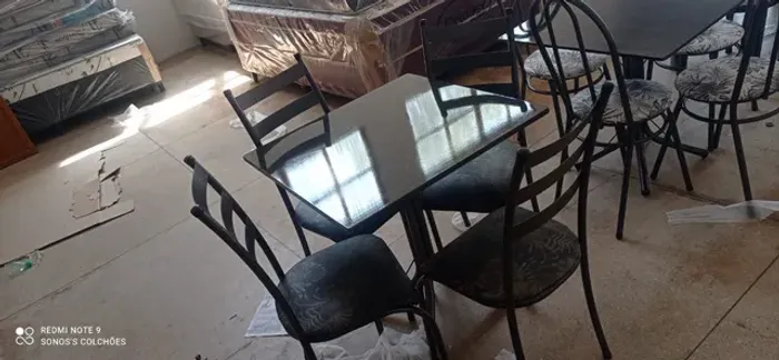 MESA 4 CADEIRAS NOVA