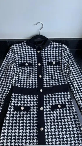 Vestido preto com branco