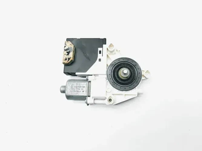 Motor Vidro Dianteiro Esquerdo Volkswagen Jetta 2016