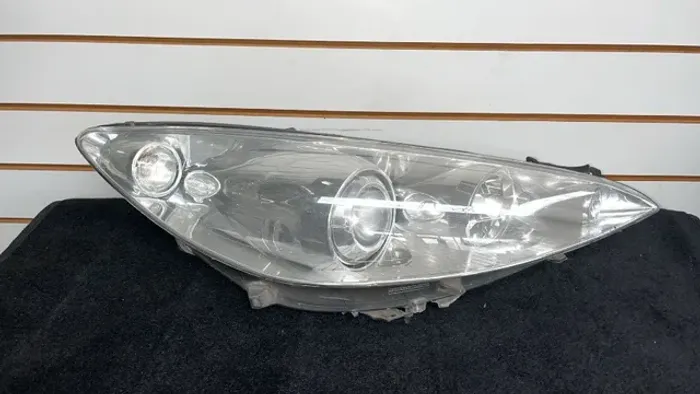 Farol Peugeot 307 07/12 com detalhe garra 