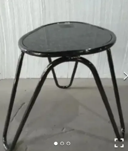 Mesa lateral sábia  Breton  em aço  carbono  e  mármore