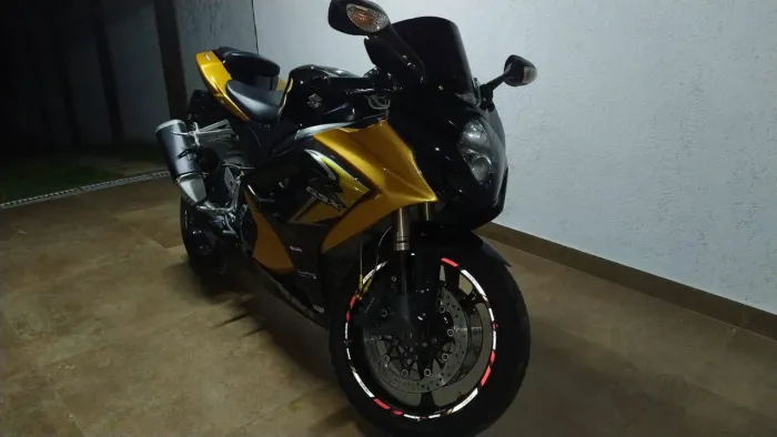 SRAD 1000 2009 impecável vendo ou troco por carro ou moto!