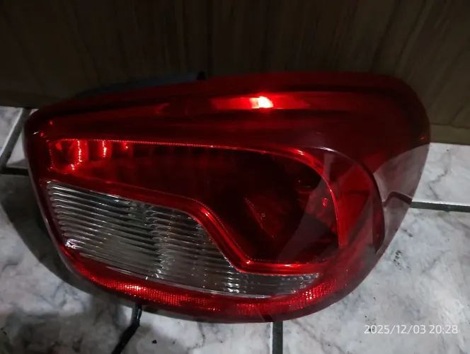 Lanterna traseira Renault Kiwd 17/22