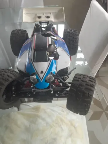 Faço manutenção  automodelo  nitro.   Motores 2 templo