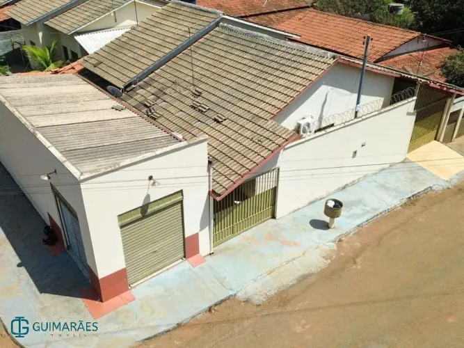 Casa com Sala Comercial à Venda  Brazabrantes, Goiás