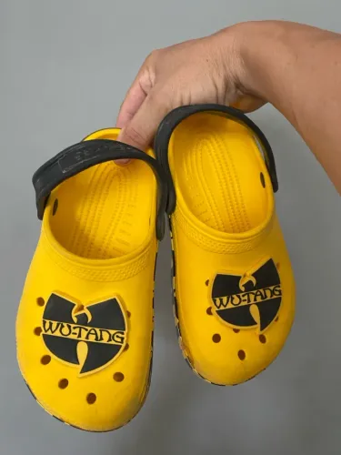 Wu Tang Clan Crocs. 33/34