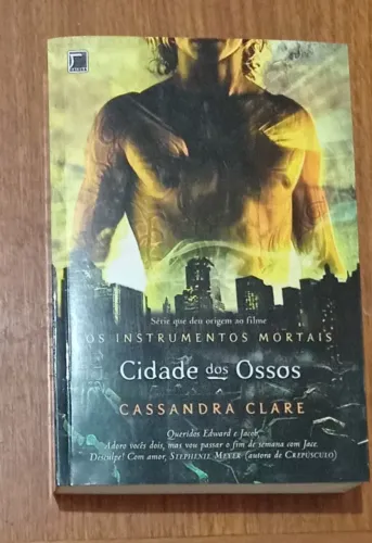 Livro Cidade dos Ossos