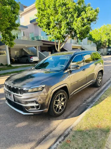 Jeep Commander Overland T270 Flex teto solar 7 lugares 