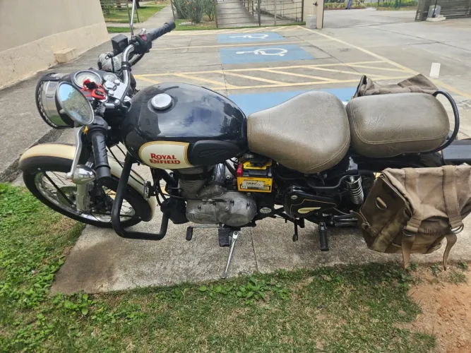 Motocicleta Royal Enfield 