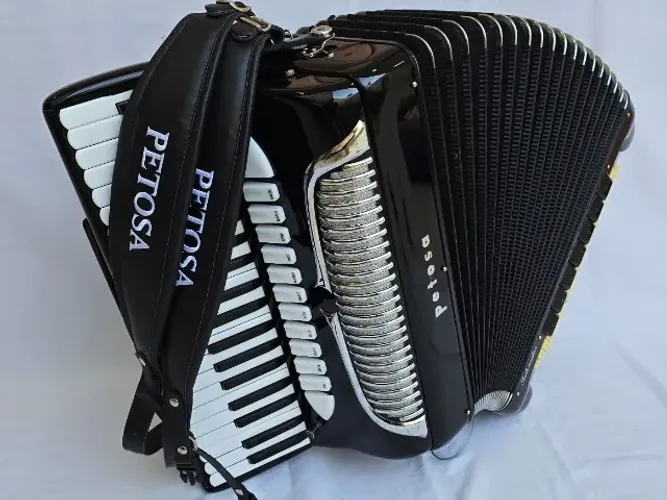 Acordeon 120 Baixos Petosa Polifônica "LINDA"