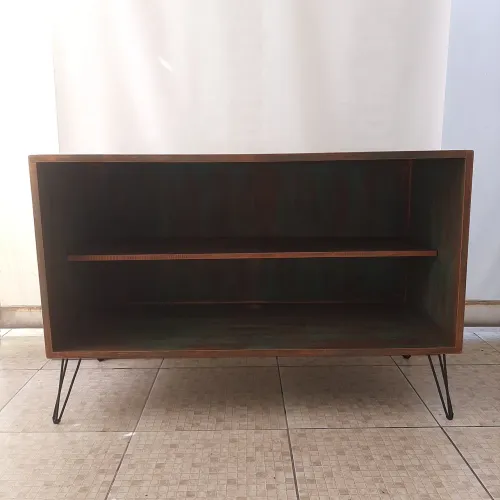 Rack de madeira com design moderno