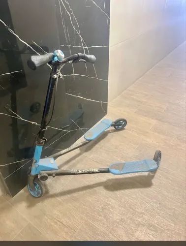 Patinete Cyclone